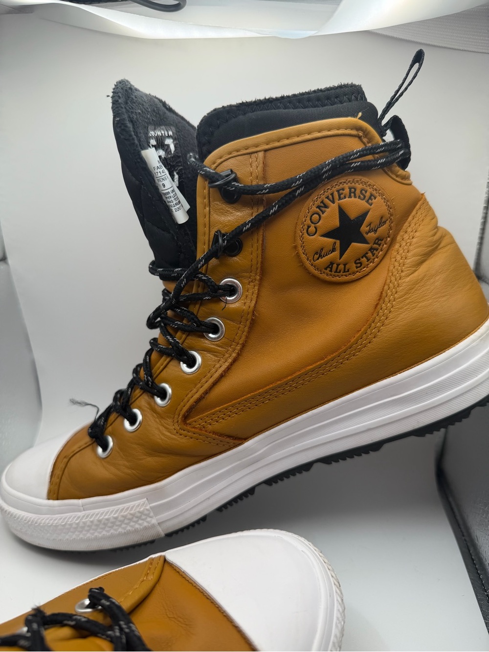 Converse All Star All Terrain Chuck Taylor waterproof leather boots Men’s 9